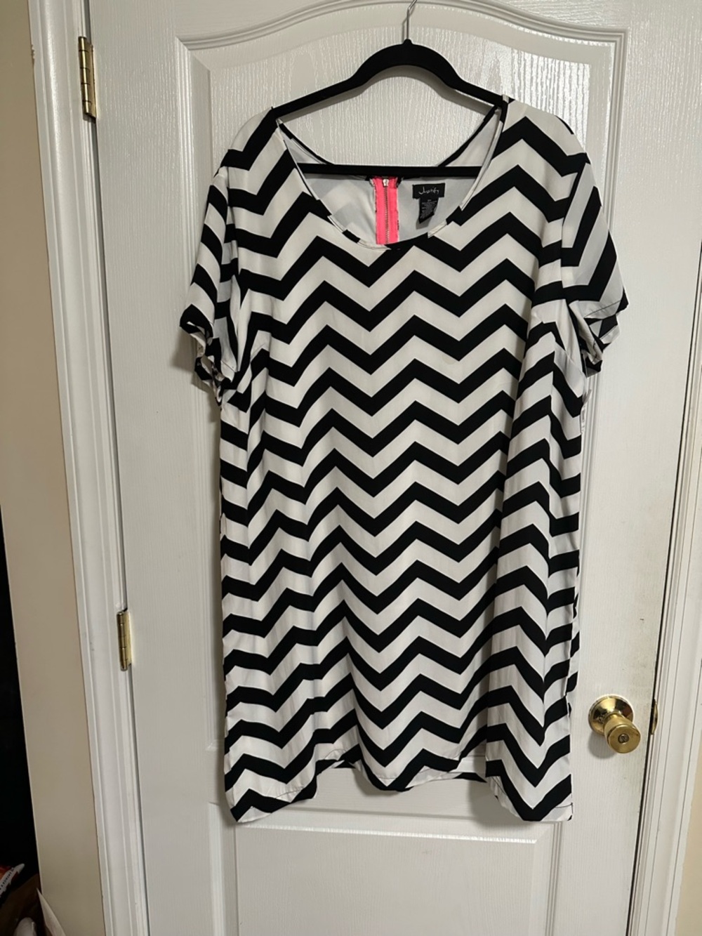 Justify Black White Chevron Dress Size 2X New With Tags Short Sleeve Back Zipper